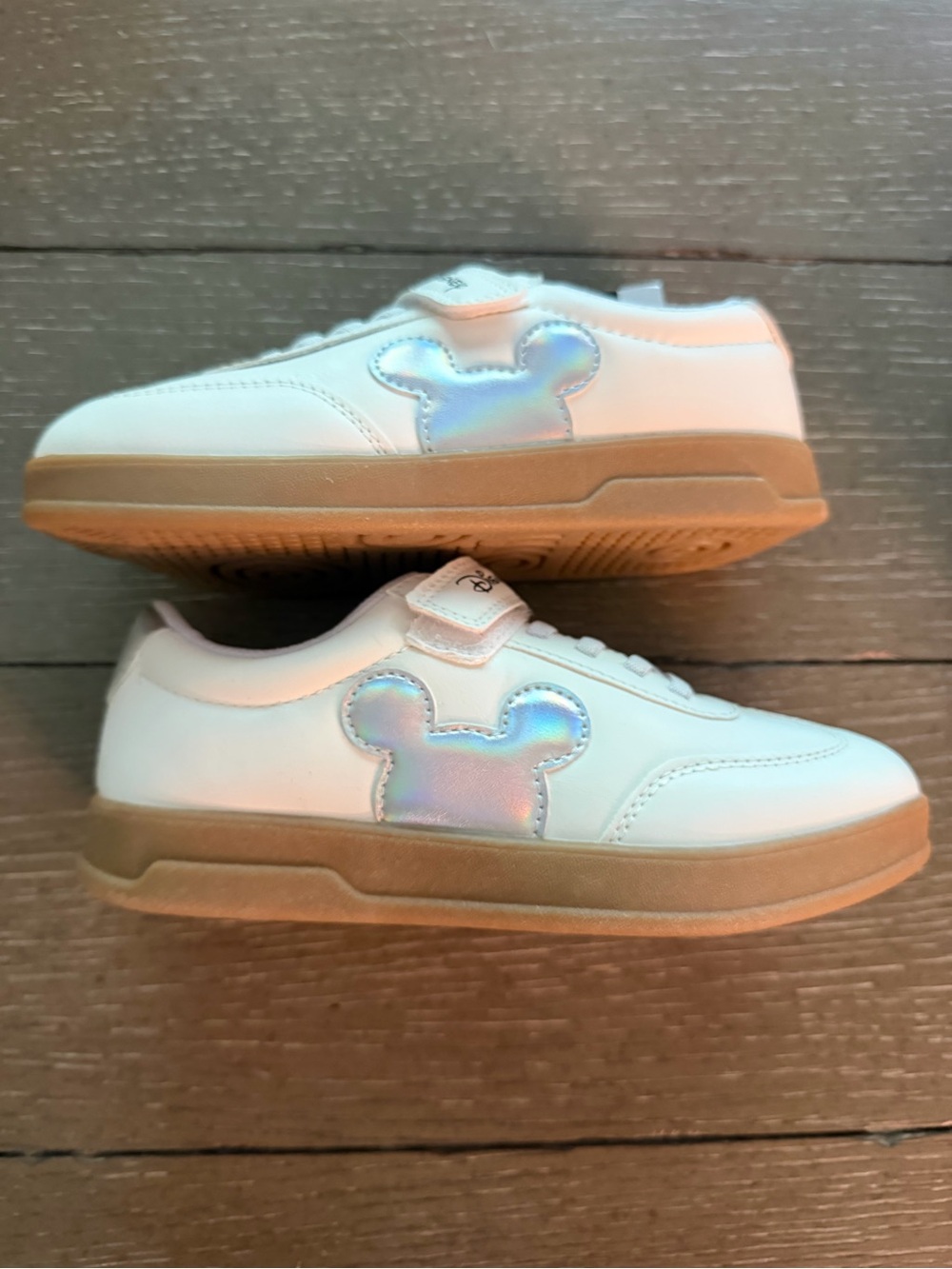New Disney White Sneakers silver Iridescent Mickey outline logo size youth 2